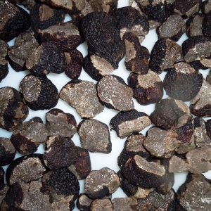 Tuber-melanosporum-fresca-trozos Tuber-melanosporum-fresca-trozos