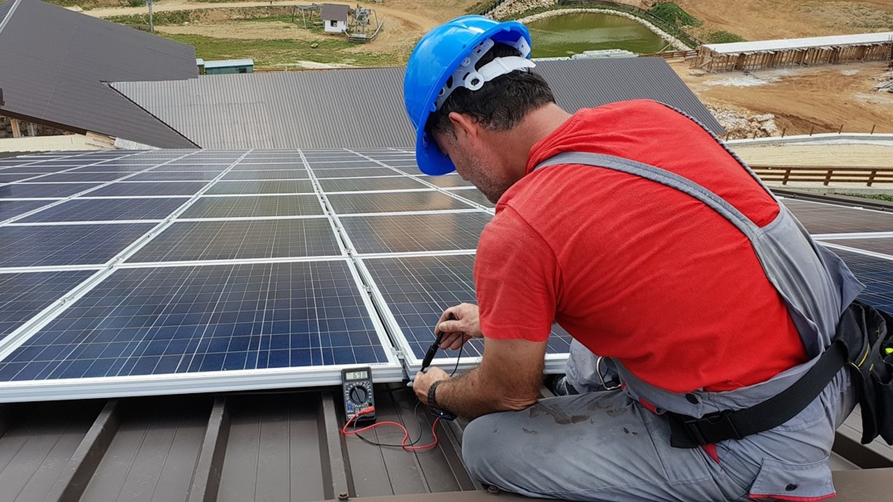 Invertimos en paneles solares para ser más sostenibles